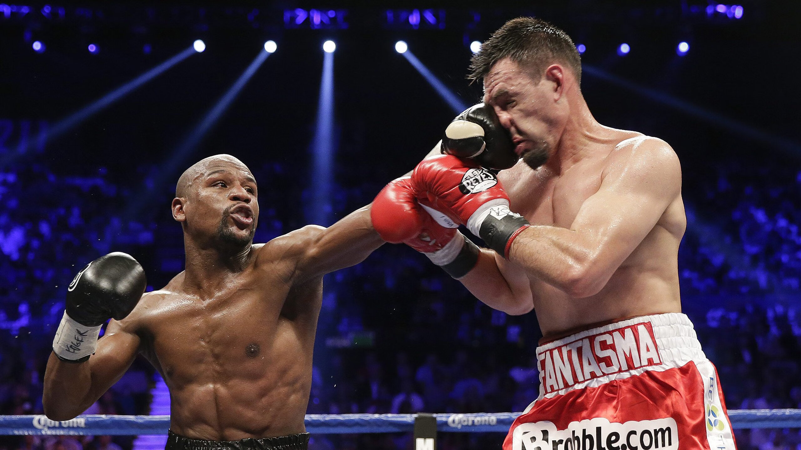 米兰双雄奋力拼搏，争夺意甲冠军战火升腾